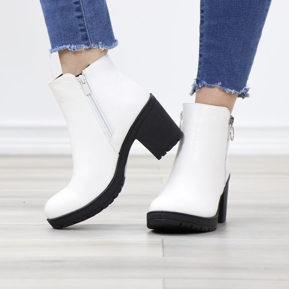 White Synthetic Leather Chunky Lug Block Heel Round Toe Ankle Boots - Picture 11 of 12